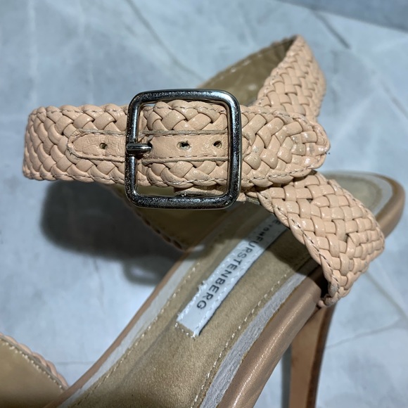 NWOB Diane Von Furstenberg leather woven tan sandals with 4.5” heels size 9 - Picture 3 of 8
